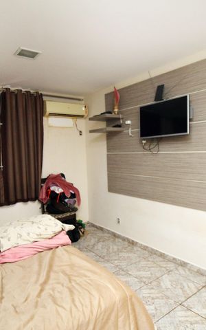 Casa à venda com 240m², 2 quartos e 1 vagaQuarto 2