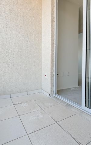 Apartamento à venda com 56m², 2 quartos e 1 vaga Apartamento à venda com 56m², 2 quartos e 1 vagaVaranda da Sala