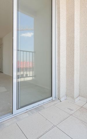 Apartamento à venda com 56m², 2 quartos e 1 vaga Apartamento à venda com 56m², 2 quartos e 1 vagaVaranda da Sala