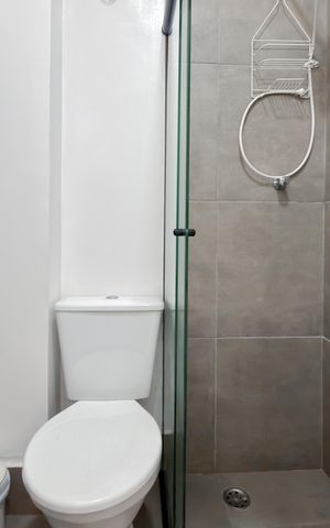 Studio para alugar com 25m², 1 quarto e sem vaga Studio para alugar com 25m², 1 quarto e sem vagaBanheiro Social