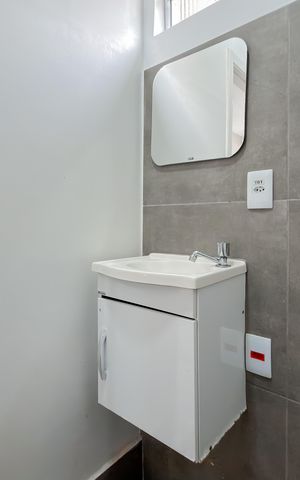 Studio para alugar com 25m², 1 quarto e sem vaga Studio para alugar com 25m², 1 quarto e sem vagaBanheiro Social