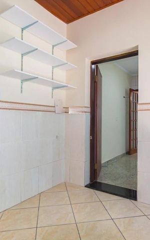Casa à venda com 210m², 4 quartos e 2 vagas