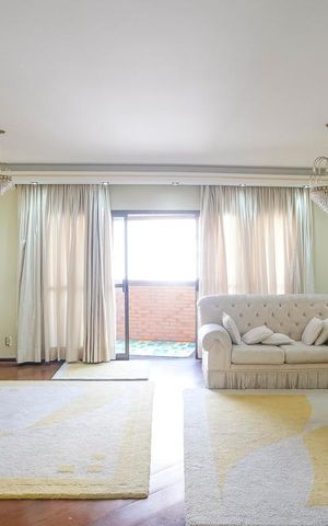 Apartamento à venda com 340m², 4 quartos e 3 vagasSala