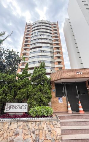 Apartamento à venda com 340m², 4 quartos e 3 vagasFachada + plaquinha