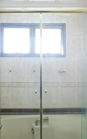 Apartamento à venda com 340m², 4 quartos e 3 vagasBanheiro da suíte 2