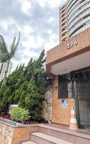 Apartamento à venda com 340m², 4 quartos e 3 vagasFachada + plaquinha