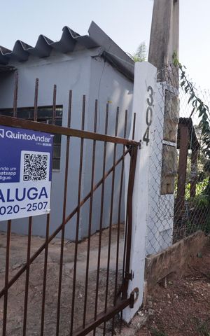 Casa à venda com 130m², 3 quartos e 2 vagasFachada