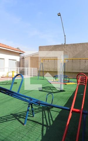 Apartamento para alugar com 45m², 2 quartos e 1 vaga Apartamento para alugar com 45m², 2 quartos e 1 vagaÁrea comum - Playground