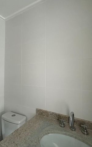 Apartamento à venda com 94m², 2 quartos e 1 vaga Apartamento à venda com 94m², 2 quartos e 1 vagaBanheiro da Suíte