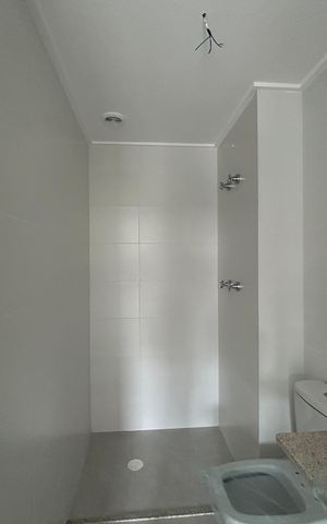Apartamento à venda com 94m², 2 quartos e 1 vaga Apartamento à venda com 94m², 2 quartos e 1 vagaBanheiro da Suíte