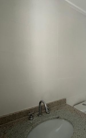 Apartamento à venda com 94m², 2 quartos e 1 vaga Apartamento à venda com 94m², 2 quartos e 1 vagaBanheiro