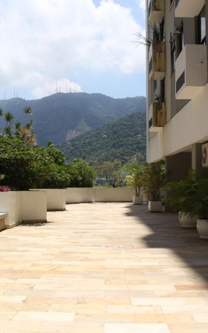 Apartamento à venda com 236m², 3 quartos e 2 vagasÁrea comum - Playground