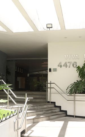 Apartamento à venda com 236m², 3 quartos e 2 vagasFachada e portaria