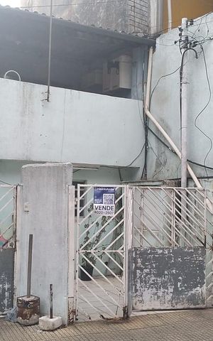 Casa à venda com 180m², 5 quartos e sem vaga Casa à venda com 180m², 5 quartos e sem vagaFachada