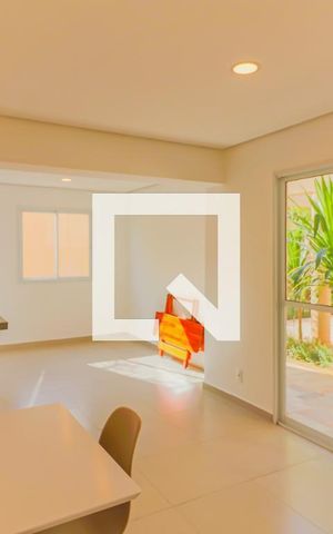 Apartamento para alugar com 55m², 2 quartos e sem vagaÁrea comum