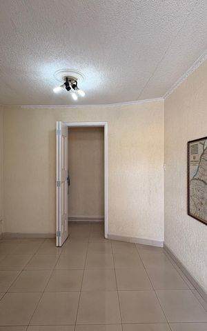 Casa à venda com 220m², 4 quartos e 2 vagas Casa à venda com 220m², 4 quartos e 2 vagasQuarto 2