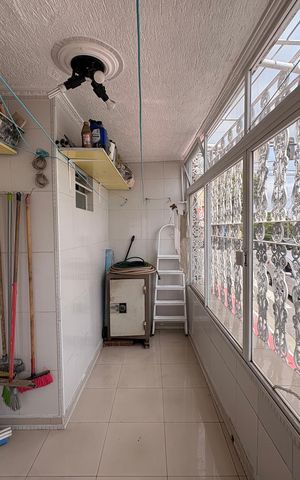 Casa à venda com 220m², 4 quartos e 2 vagas Casa à venda com 220m², 4 quartos e 2 vagasÁrea de serviço