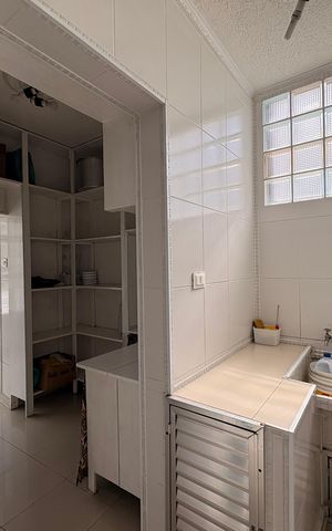 Casa à venda com 220m², 4 quartos e 2 vagas Casa à venda com 220m², 4 quartos e 2 vagasLavanderia