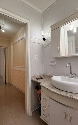 Casa à venda com 220m², 4 quartos e 2 vagas Casa à venda com 220m², 4 quartos e 2 vagasBanheiro