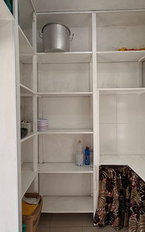 Casa à venda com 220m², 4 quartos e 2 vagas Casa à venda com 220m², 4 quartos e 2 vagasDepósito