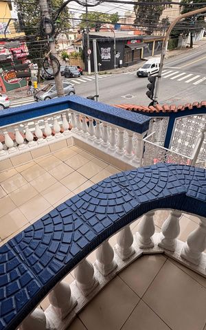 Casa à venda com 220m², 4 quartos e 2 vagas Casa à venda com 220m², 4 quartos e 2 vagasSacada