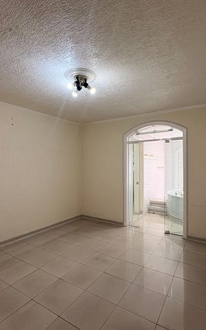 Casa à venda com 220m², 4 quartos e 2 vagas Casa à venda com 220m², 4 quartos e 2 vagasSuite