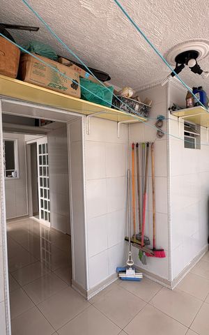 Casa à venda com 220m², 4 quartos e 2 vagas Casa à venda com 220m², 4 quartos e 2 vagasÁrea de serviço