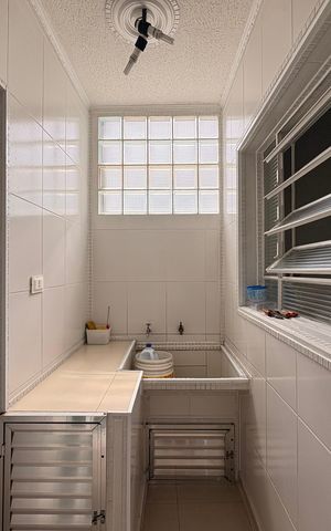 Casa à venda com 220m², 4 quartos e 2 vagas Casa à venda com 220m², 4 quartos e 2 vagasLavanderia