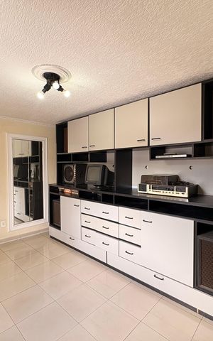 Casa à venda com 220m², 4 quartos e 2 vagas Casa à venda com 220m², 4 quartos e 2 vagasQuarto 1