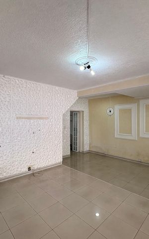 Casa à venda com 220m², 4 quartos e 2 vagas Casa à venda com 220m², 4 quartos e 2 vagasSala