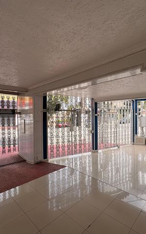Casa à venda com 220m², 4 quartos e 2 vagas Casa à venda com 220m², 4 quartos e 2 vagasGaragem