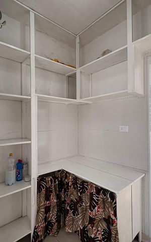 Casa à venda com 220m², 4 quartos e 2 vagas Casa à venda com 220m², 4 quartos e 2 vagasDepósito