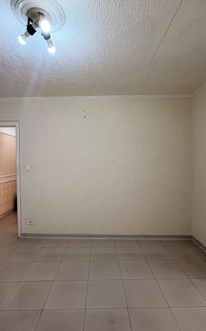 Casa à venda com 220m², 4 quartos e 2 vagas Casa à venda com 220m², 4 quartos e 2 vagasSuite