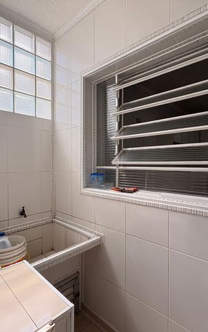 Casa à venda com 220m², 4 quartos e 2 vagas Casa à venda com 220m², 4 quartos e 2 vagasLavanderia