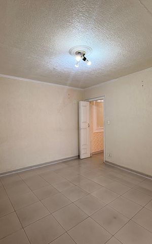 Casa à venda com 220m², 4 quartos e 2 vagas Casa à venda com 220m², 4 quartos e 2 vagasSuite