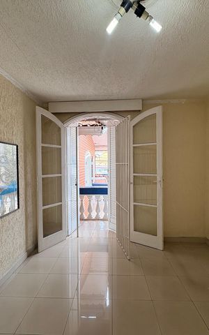 Casa à venda com 220m², 4 quartos e 2 vagas Casa à venda com 220m², 4 quartos e 2 vagasQuarto 2