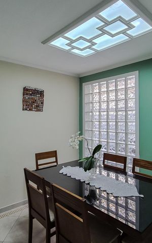 Casa à venda com 174m², 3 quartos e 2 vagas Casa à venda com 174m², 3 quartos e 2 vagasCopa