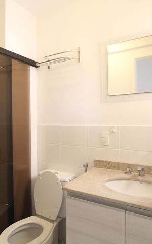 Apartamento à venda com 75m², 2 quartos e 2 vagasBanheiro da suíte