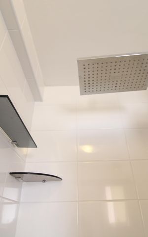 Apartamento à venda com 75m², 2 quartos e 2 vagasBanheiro da suíte