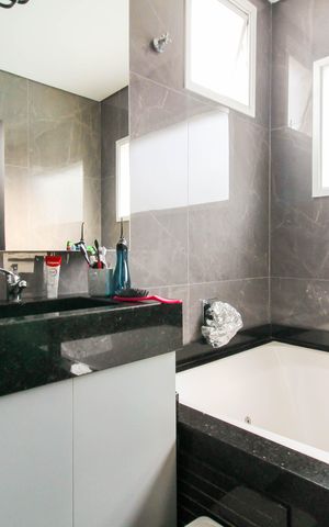 Casa à venda com 110m², 4 quartos e 4 vagas Casa à venda com 110m², 4 quartos e 4 vagasBanheiro da Suíte