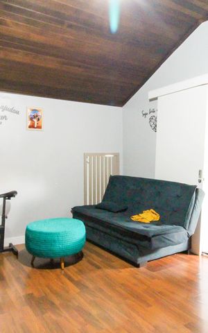 Casa à venda com 110m², 4 quartos e 4 vagas Casa à venda com 110m², 4 quartos e 4 vagasSuíte
