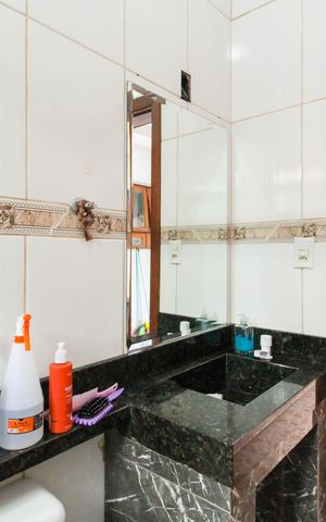 Casa à venda com 110m², 4 quartos e 4 vagas Casa à venda com 110m², 4 quartos e 4 vagasBanheiro 2