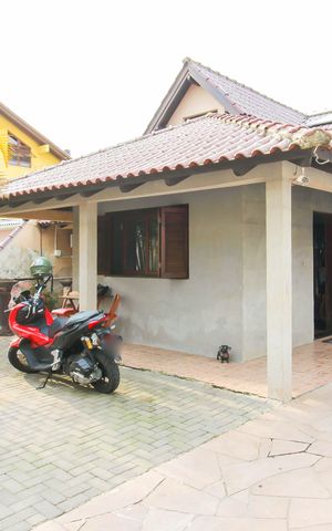 Casa à venda com 110m², 4 quartos e 4 vagas Casa à venda com 110m², 4 quartos e 4 vagasÁrea externa