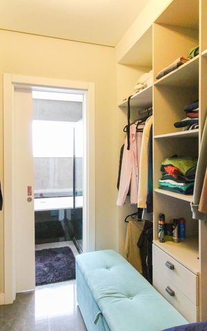 Casa à venda com 110m², 4 quartos e 4 vagas Casa à venda com 110m², 4 quartos e 4 vagasCloset Suíte