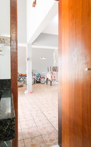Casa à venda com 110m², 4 quartos e 4 vagas Casa à venda com 110m², 4 quartos e 4 vagasBanheiro 2