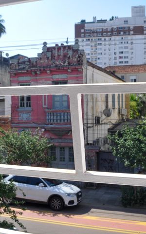 Casa à venda com 135m², 4 quartos e 2 vagas