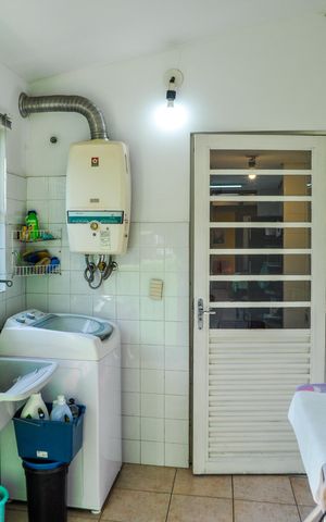 Casa à venda com 135m², 4 quartos e 2 vagas