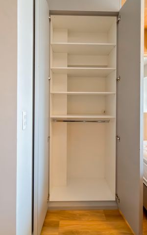 Studio à venda com 28m², 1 quarto e sem vaga Studio à venda com 28m², 1 quarto e sem vagaArmários