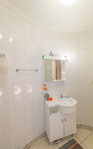 Casa à venda com 60m², 3 quartos e 2 vagas Casa à venda com 60m², 3 quartos e 2 vagasBanheiro da Suíte