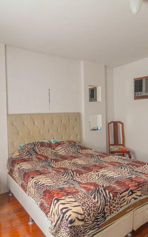 Casa à venda com 60m², 3 quartos e 2 vagas Casa à venda com 60m², 3 quartos e 2 vagasSuíte
